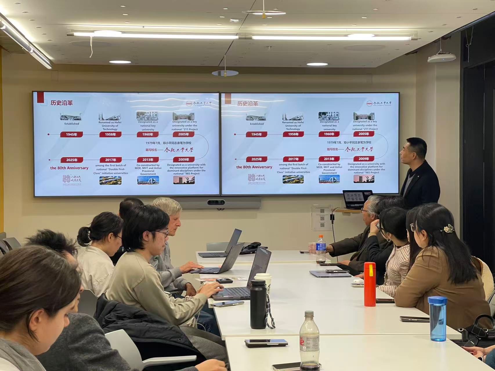 教师团队向斯坦福ME310课程组介绍我校的学科特色与创新育人成果 教师团队向斯坦福ME310课程组介绍我校的学科特色与创新育人成果