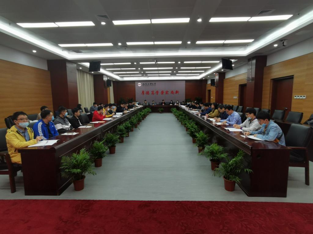 与会人员围绕主题开展热烈交流 与会人员围绕主题开展热烈交流