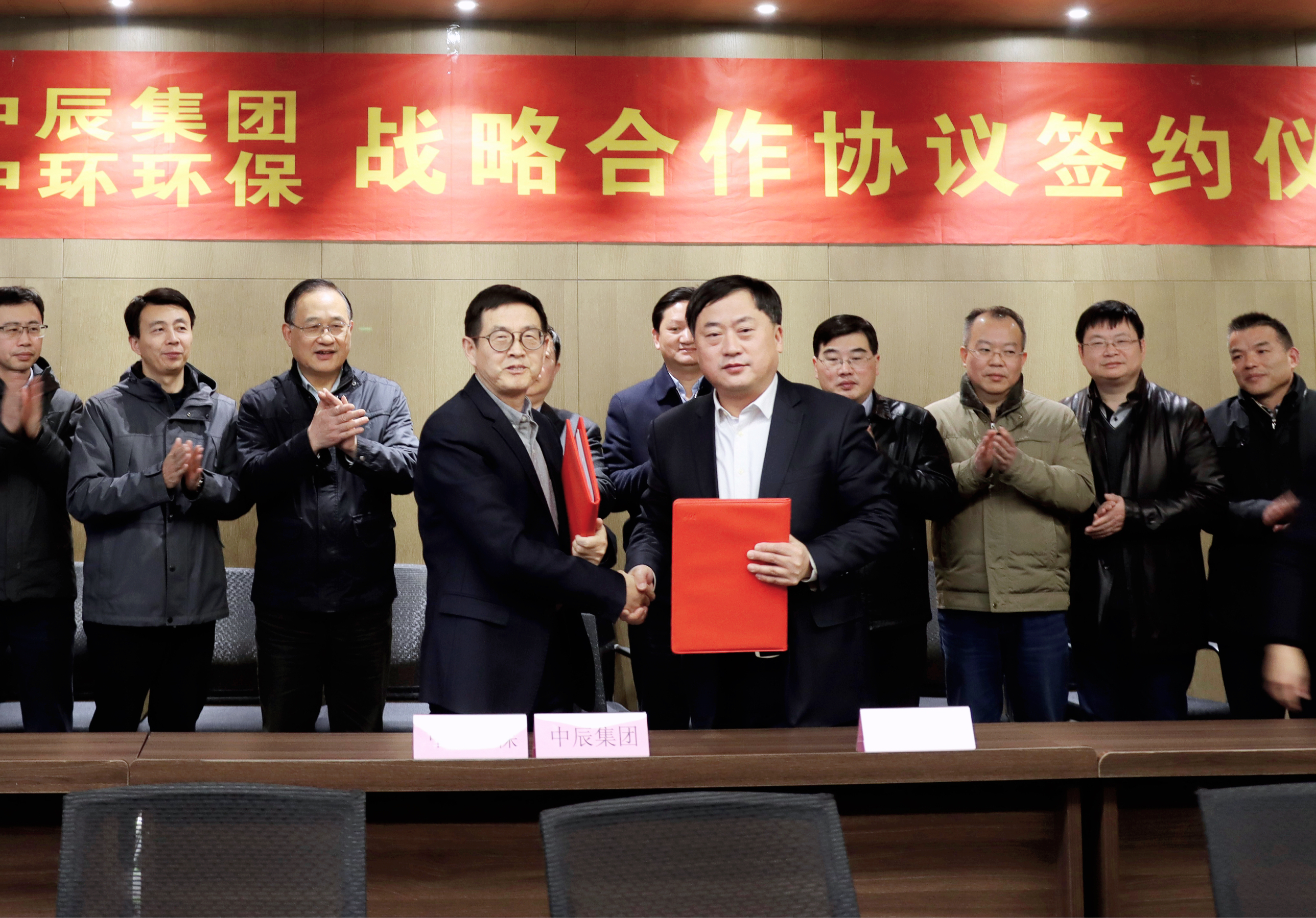 首页 工大要闻 正文余其俊和张伯中代表校企双方签署了战略合作协议