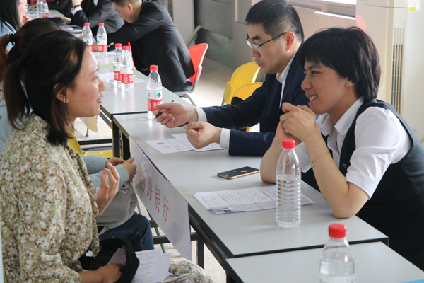20180425154937978766.jpg 经济类“精准就业”专场双选会.jpg