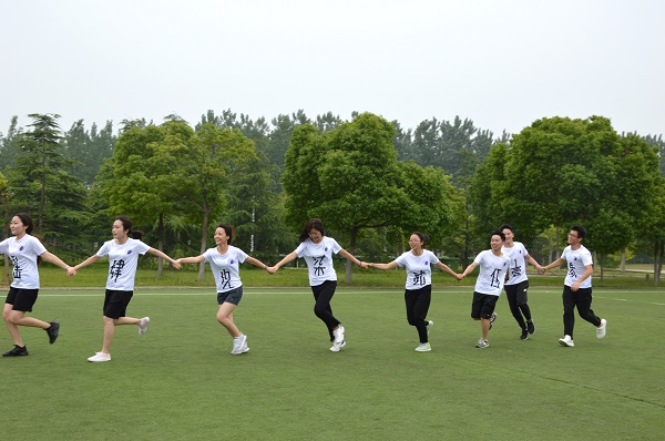 20180604164814786500.jpg 携手前行.jpg