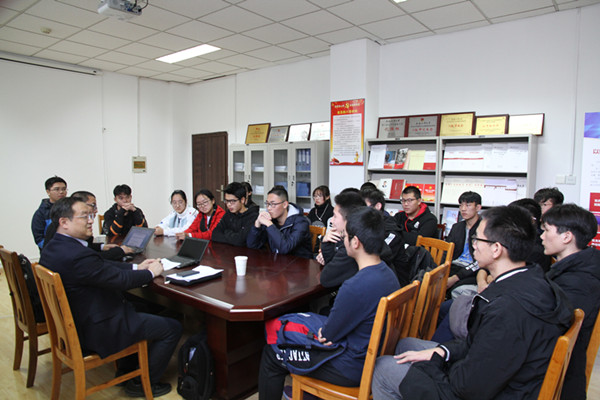 20181122093332903593.jpg 专家召开学生座谈会_副本.jpg