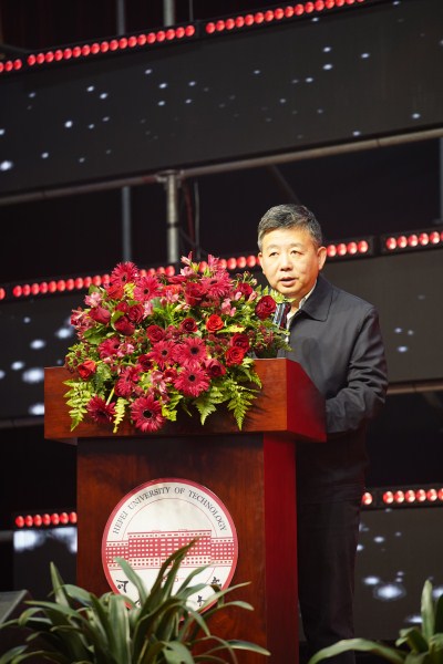 20181120110836766446.jpg 梁樑校长致辞.jpg