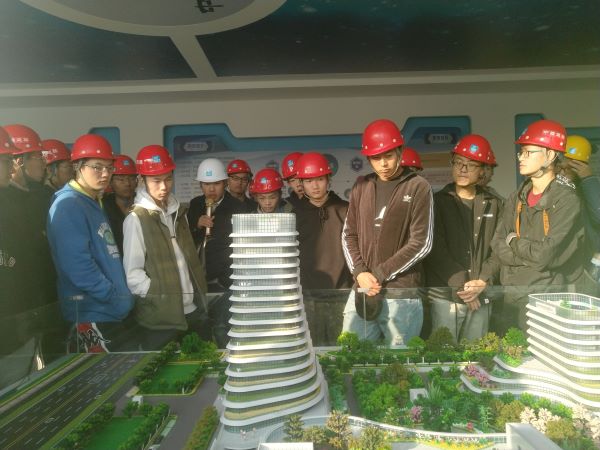 20191129163925307179.jpg 土木与水利工程学院赴中建五局安徽公司开展专业认知教育活动1.jpg