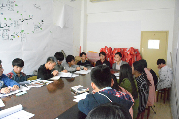 20160603095329174692.jpg 入围作品修改完善会议.jpg