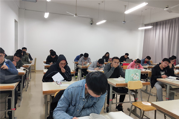 奋进班开班4.11P90411-190348_副本.jpg