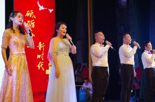 20190929180553684807.jpg 歌曲串烧《和祖国在一起》.JPG