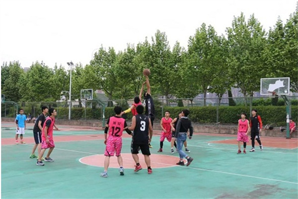20160503091733318078.jpg 数学学院“数学杯”篮球赛圆满结束1.jpg