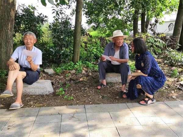 20180711230849374188.jpg 4走访调研小岗村当地村民0.jpg