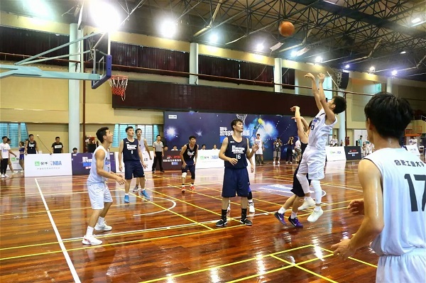 20170801162138223672.jpg 02 电物学院篮球队与西南交大国防生学院比赛.jpg