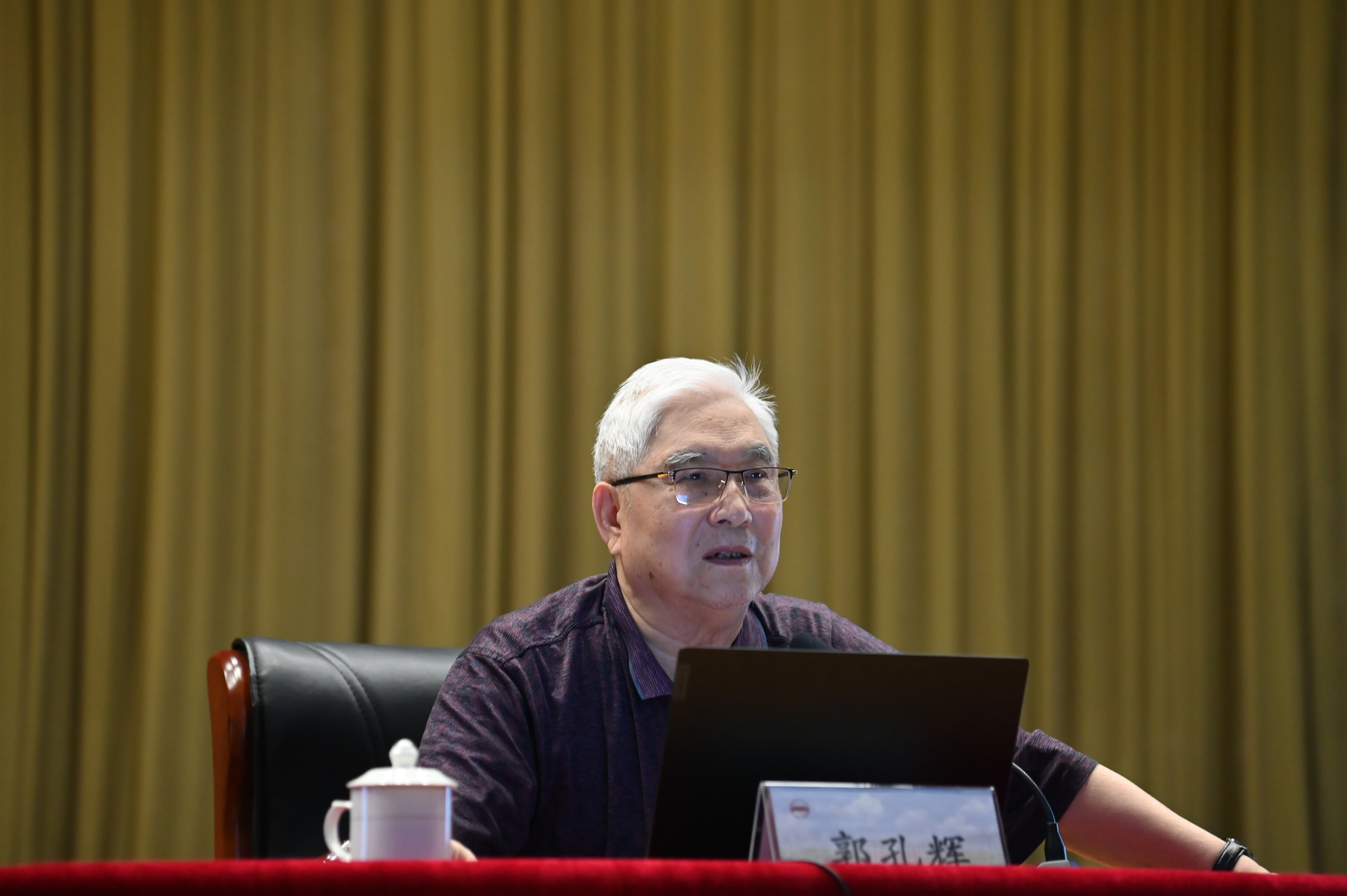 中国工程院院士郭孔辉来校作专题报告