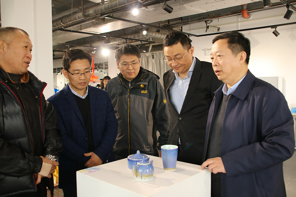 20191122120202484924.png 陈书记参观.png