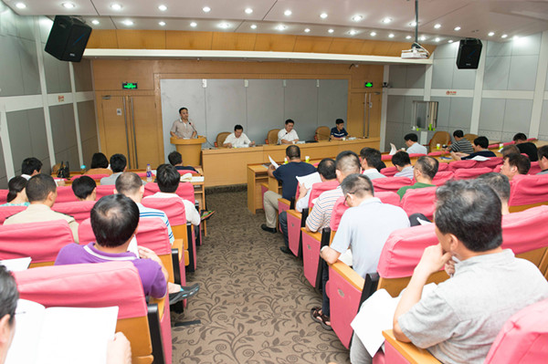 会上,党委宣传部部长胡兴祥对我校创建全国文明校园