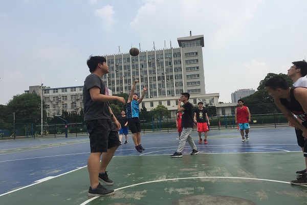 20170623173610853671.jpg 篮球赛.jpg