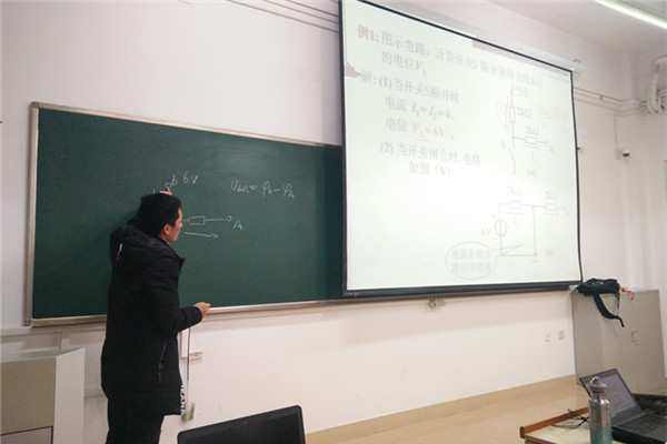 20181227120029221597.jpg 朋辈辅导照片4_副本.jpg