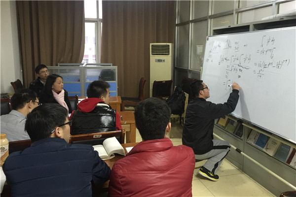 20160104150556648195.jpg 数学学院开展“数业专攻”学习帮扶活动 (2)_副本.jpg