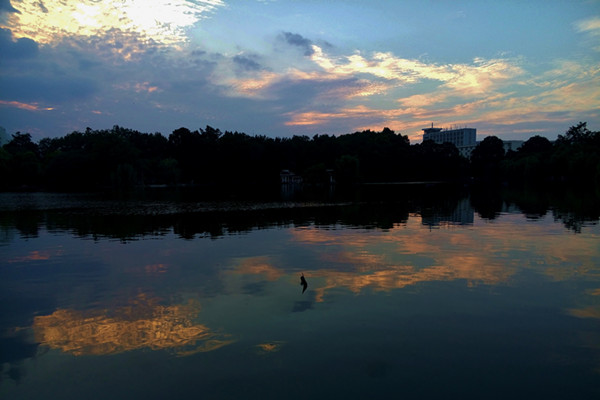 20151020192251197019.jpg 4.秋水共长天一色.jpg