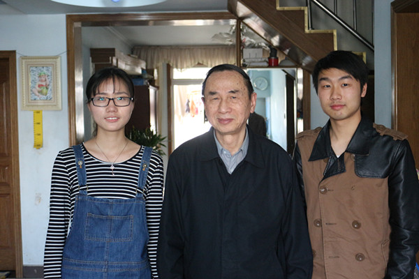 20160429111043776990.jpg 与聂恒敬老师合影_副本.jpg