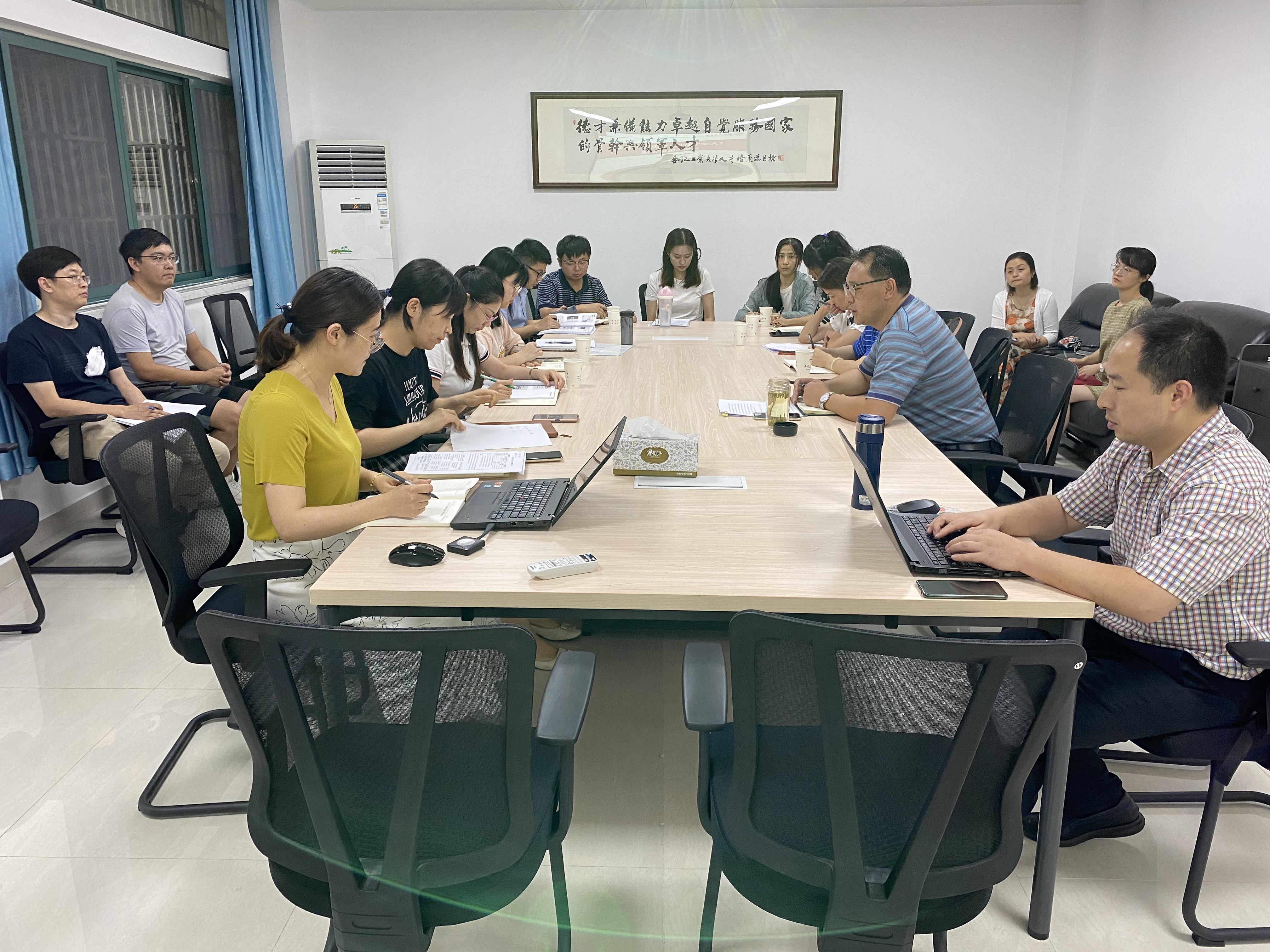 "爱未来"职业发展辅导员工作室开展《大学生职业生涯规划》教学总结与