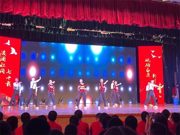 20190929182618810110.jpg 舞蹈《青春告白祖国》.JPG